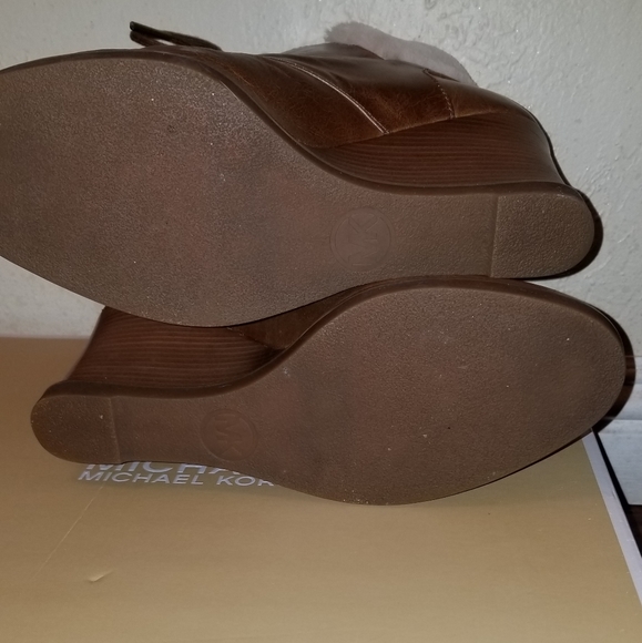CARRIGAN WEDGE LEATHER BOOTIES - Picture 9 of 12